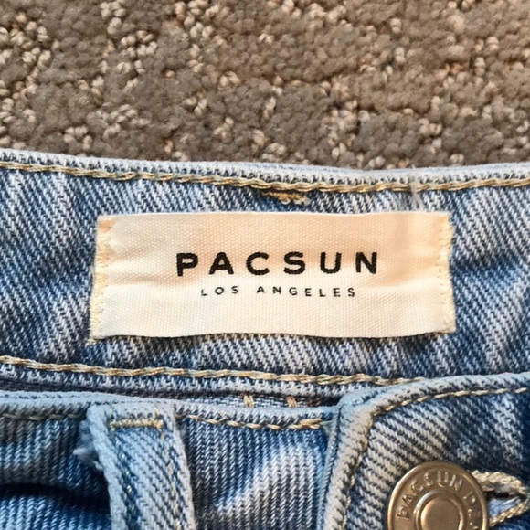 PacSun Mom Style Short - Picture 3 of 4